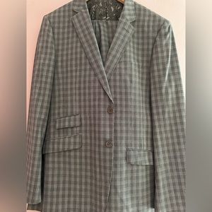 Italian Mens suit, excellent condition (worn once)